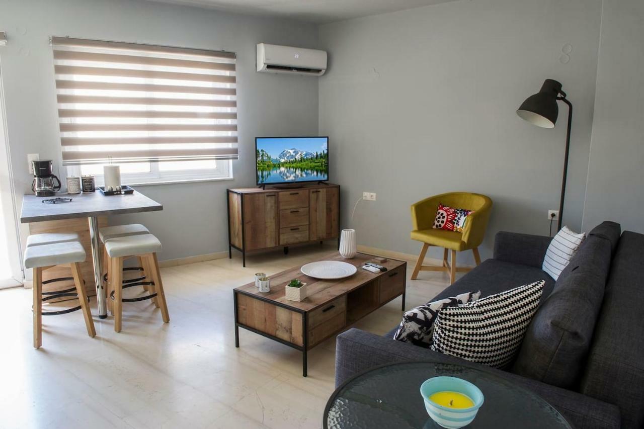 V34 Apartment Heraklion  Bagian luar foto